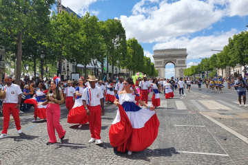 Carnavaleros  - Carnaval tropical de Paris 