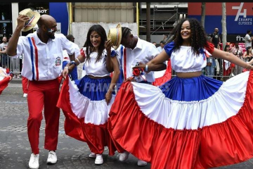 Carnavaleros  - Carnaval tropical de Paris 